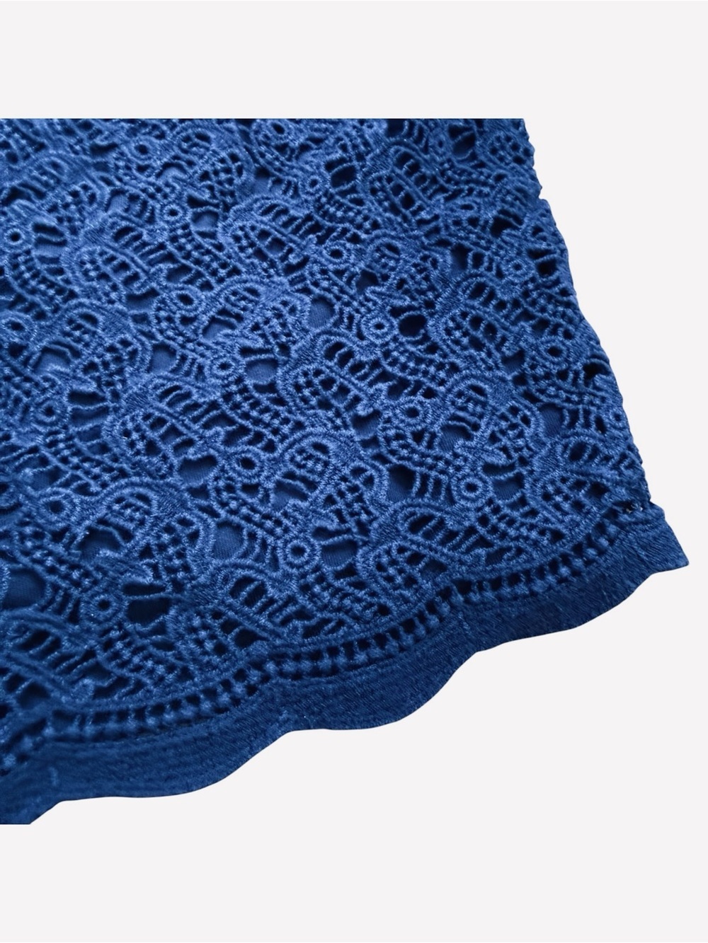 Lilly Pulitzer Crochet Lace Overlay Shorts Size Small Navy Blue Pull On Cotton - Picture 5 of 9